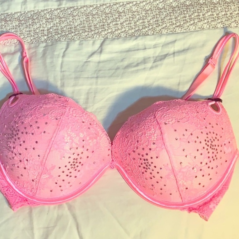 RARE Victoria’s Secret Pink push up bra